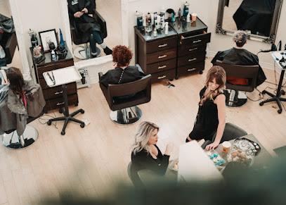 Salon Chic - Nail Salon in Aurora, Ontario